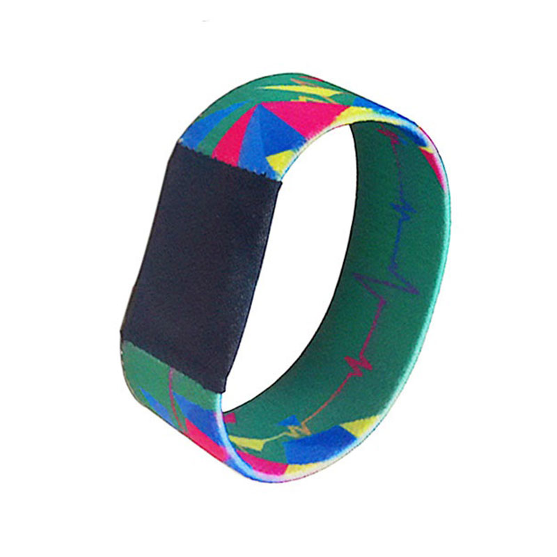 125Khz T5577 RFID สายรัดข้อมือผ้าทอเพื่อความปลอดภัย Smart Nylon Braclets